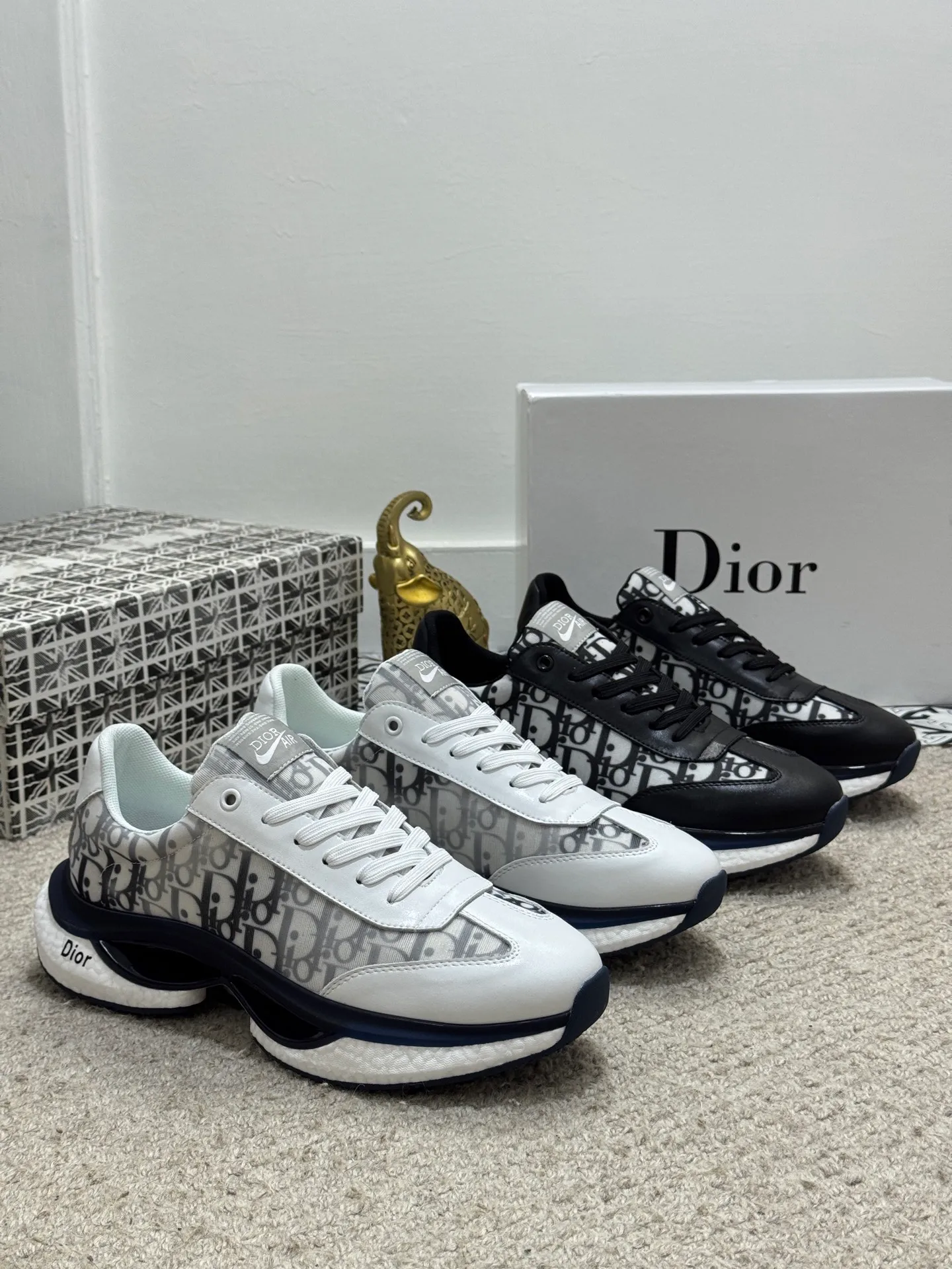 Men's shoes 💰440 [New model] 🐬🐬Original quality - Dior The latest model of sports shoes 🎁Casual and fashionable men's shoes 👟Best model 💥Simple and elegant version, exclusive for trendy men. Unique official website new and most brand elements 👑original decoration, imported cowhide stitching with classic fabrics, fashionable and generous accessories, ✅foamed TPU wear-resistant and taller outsole, light and comfortable. Size: 38-44 (45 customized